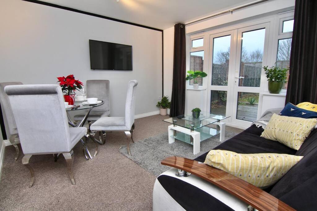 Daimler House - Cosy Home Near Coventry City Centre Εξωτερικό φωτογραφία
