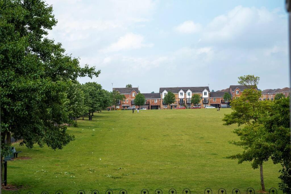Daimler House - Cosy Home Near Coventry City Centre Εξωτερικό φωτογραφία